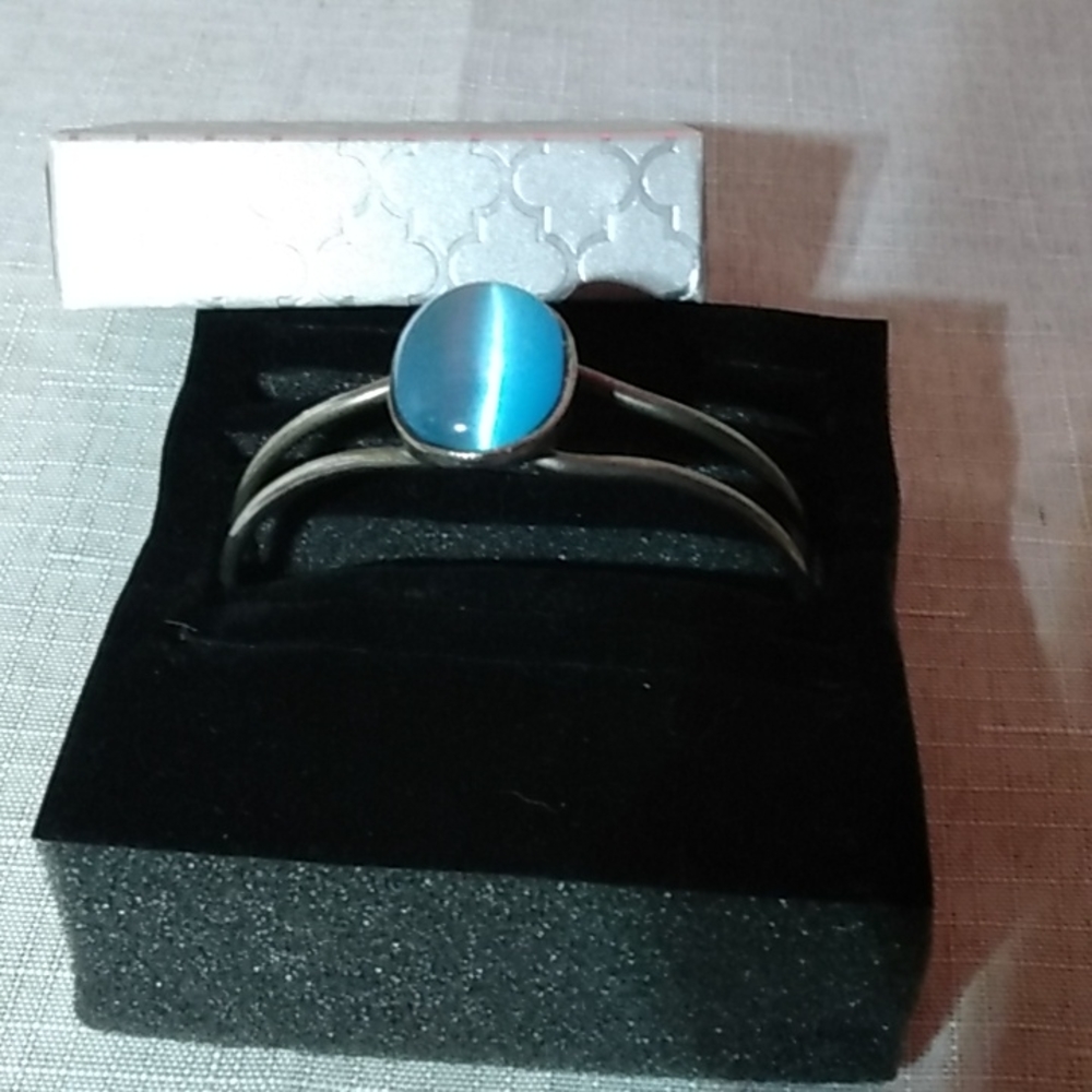Blue gem stone bracelet
